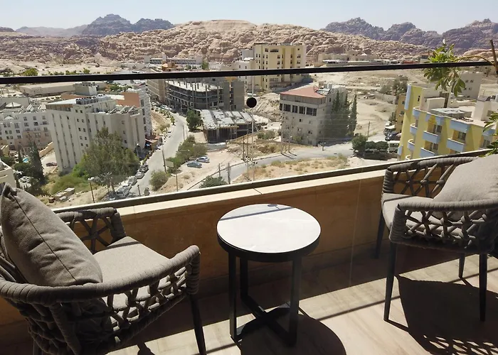 H Luxury Hotel